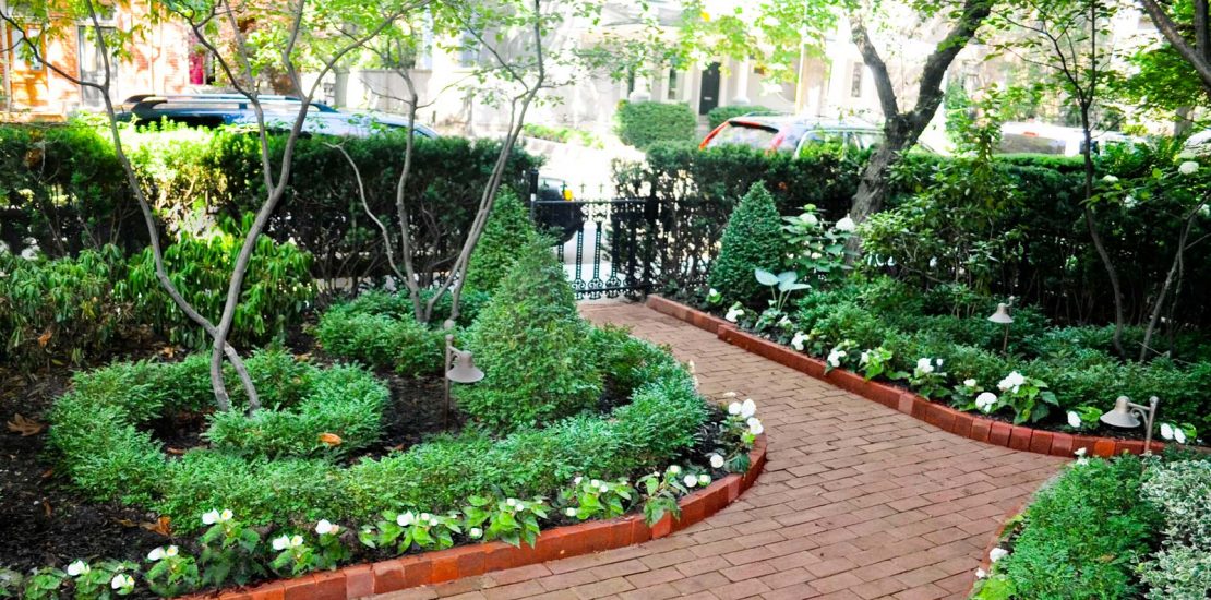 formal style garden design in Yorkville