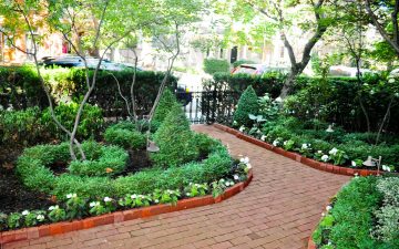 formal style garden design in Yorkville