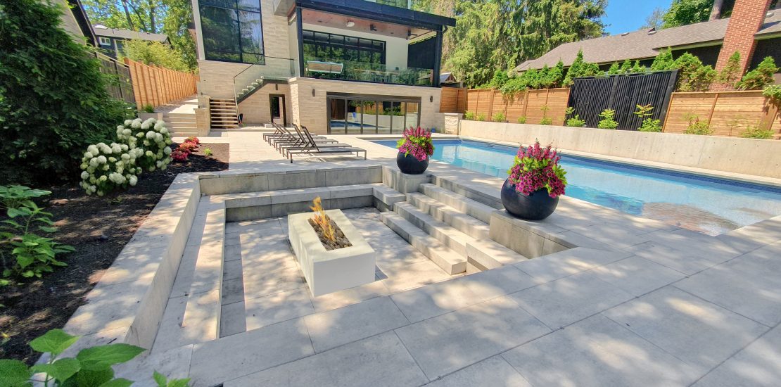 MODERN POOL AND SUNKEN FIREPIT